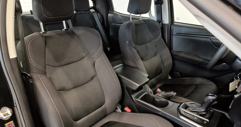 Isuzu D-Max cena 132900 przebieg: 61900, rok produkcji 2021 z Gdynia małe 379
